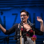 veronika-the-wedding-boys-jesien-z-bluesem-packshotstudio-com-pl-2