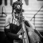 veronika-the-wedding-boys-jesien-z-bluesem-packshotstudio-com-pl-4